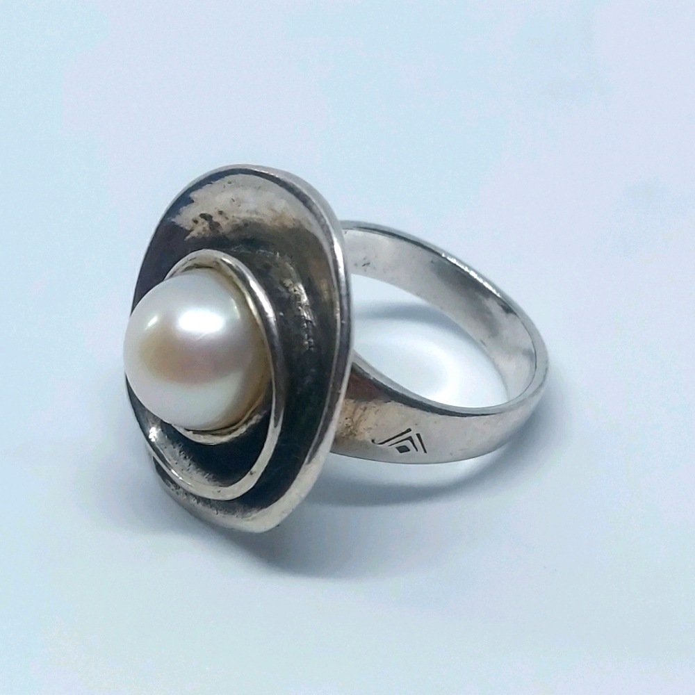 Silpada Lily Pearl Sterling Silver Ring Size 6.5